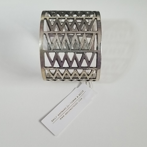 Cuff bracelet never before worn NWT - Picture 2 of 4